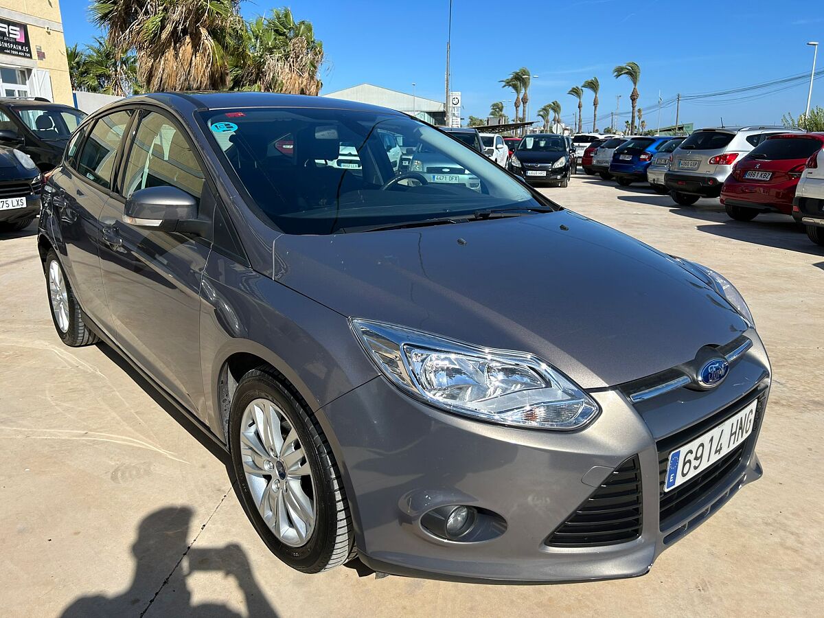 FORD FOCUS TREND 1.6 TI-VCT AUTO SPANISH LHD IN SPAIN 58000 MILES SUPER 2012